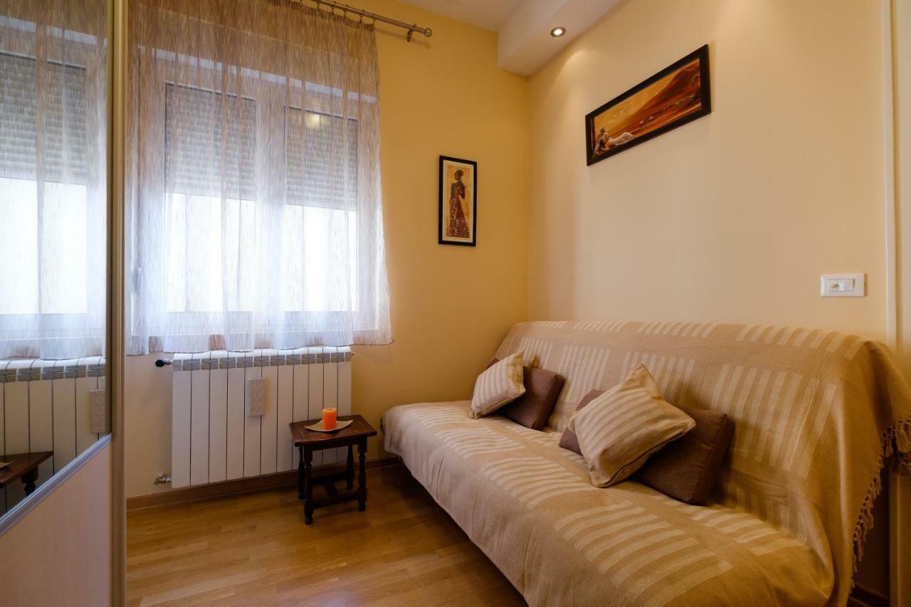 Ferienwohnung Jolie Belgrad Exterior foto