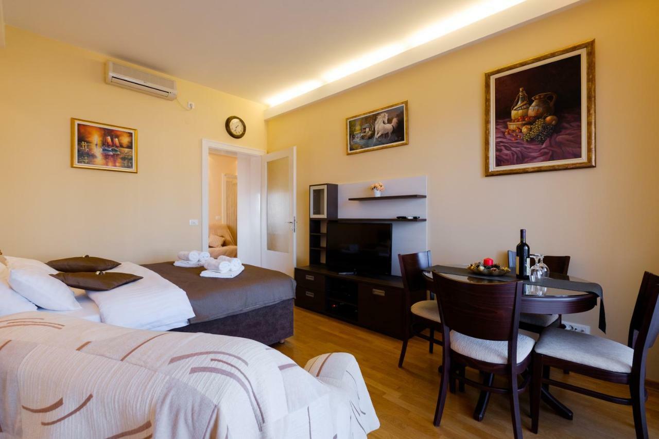 Ferienwohnung Jolie Belgrad Exterior foto